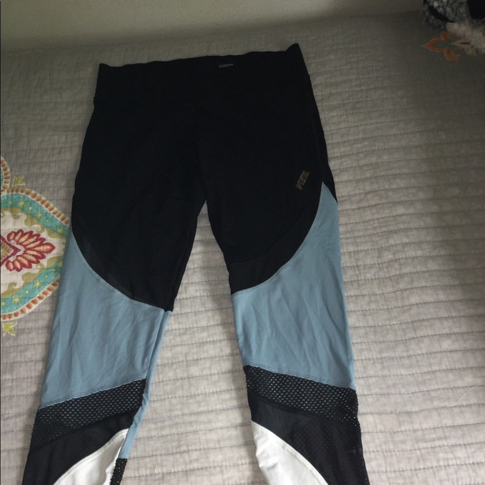 Victoria’s Secret: Pink leggings